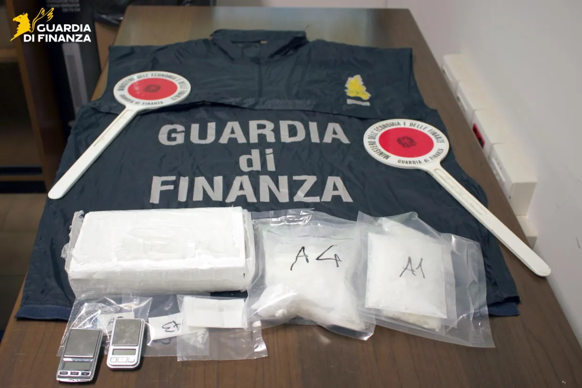 Cocaina, criptofonini e auto clonate: smantellata una rete criminale tra Perugia e l’Europa del Nord