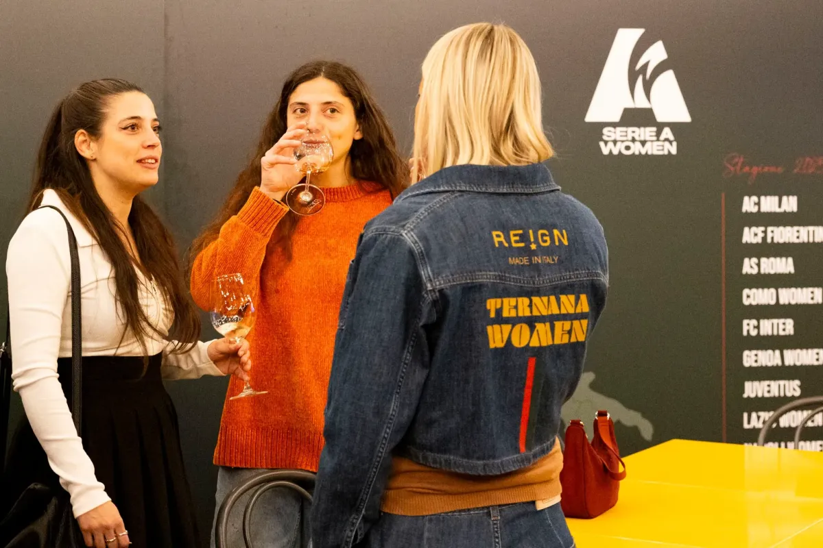 Ternana Women, Christmas Together al Mercato Coperto Campagna Amica: sport e territorio uniti a Terni