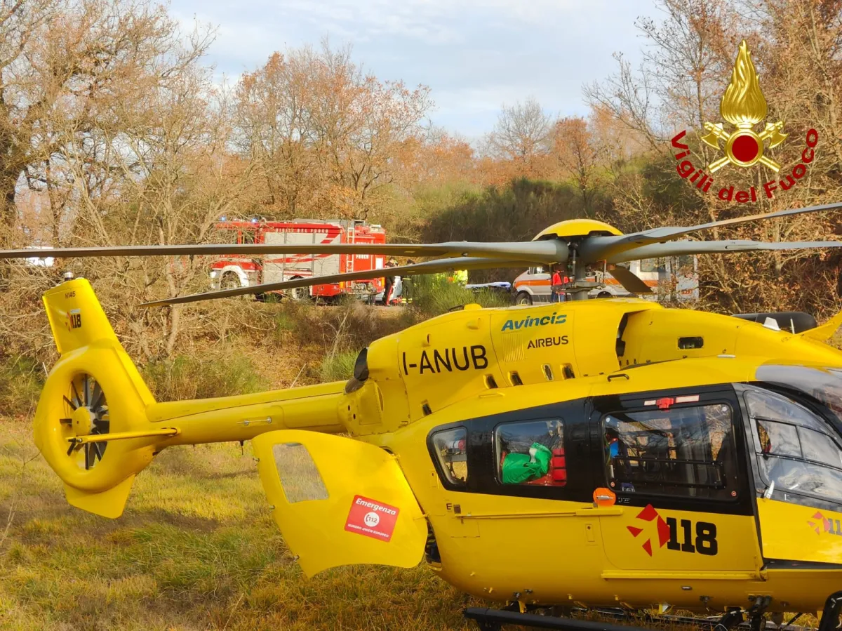 Fabro, finisce fuori strada con l'auto. Conducente ferito, interviene l'elisoccorso