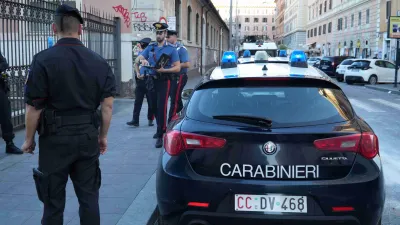 Deruta, irruzione armata al supermercato: malviventi scappano con l'incasso
