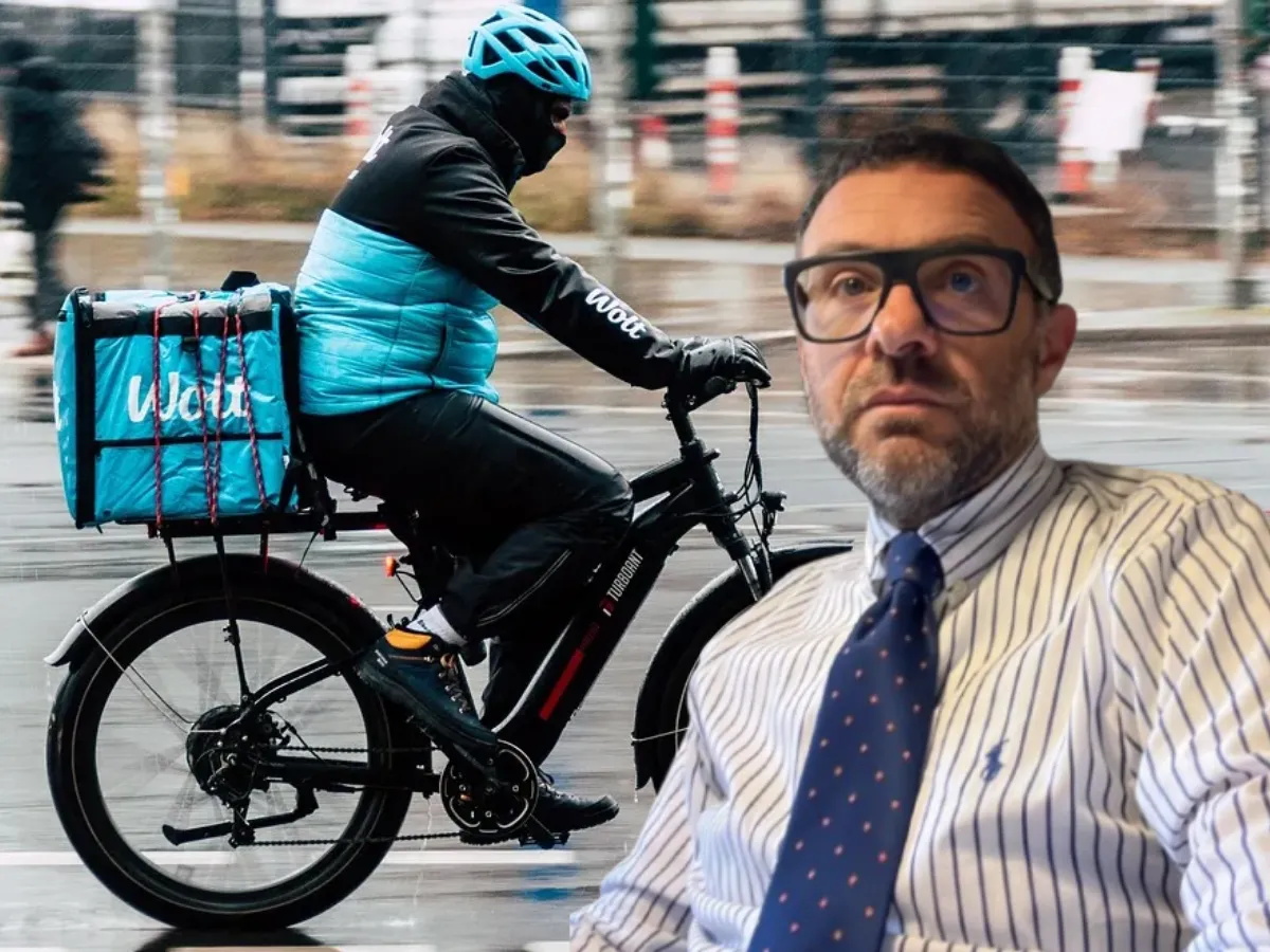 Terni, tesserino obbligatorio per i rider: il Comune vuole fare scuola ma il Pd attacca: "Così si rischia il contenzioso al Tar"