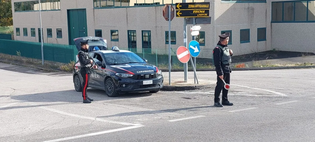 Controlli a tappeto dei Carabinieri a Terni: cinque denunce e patenti ritirate in un weekend tra alcol e droga