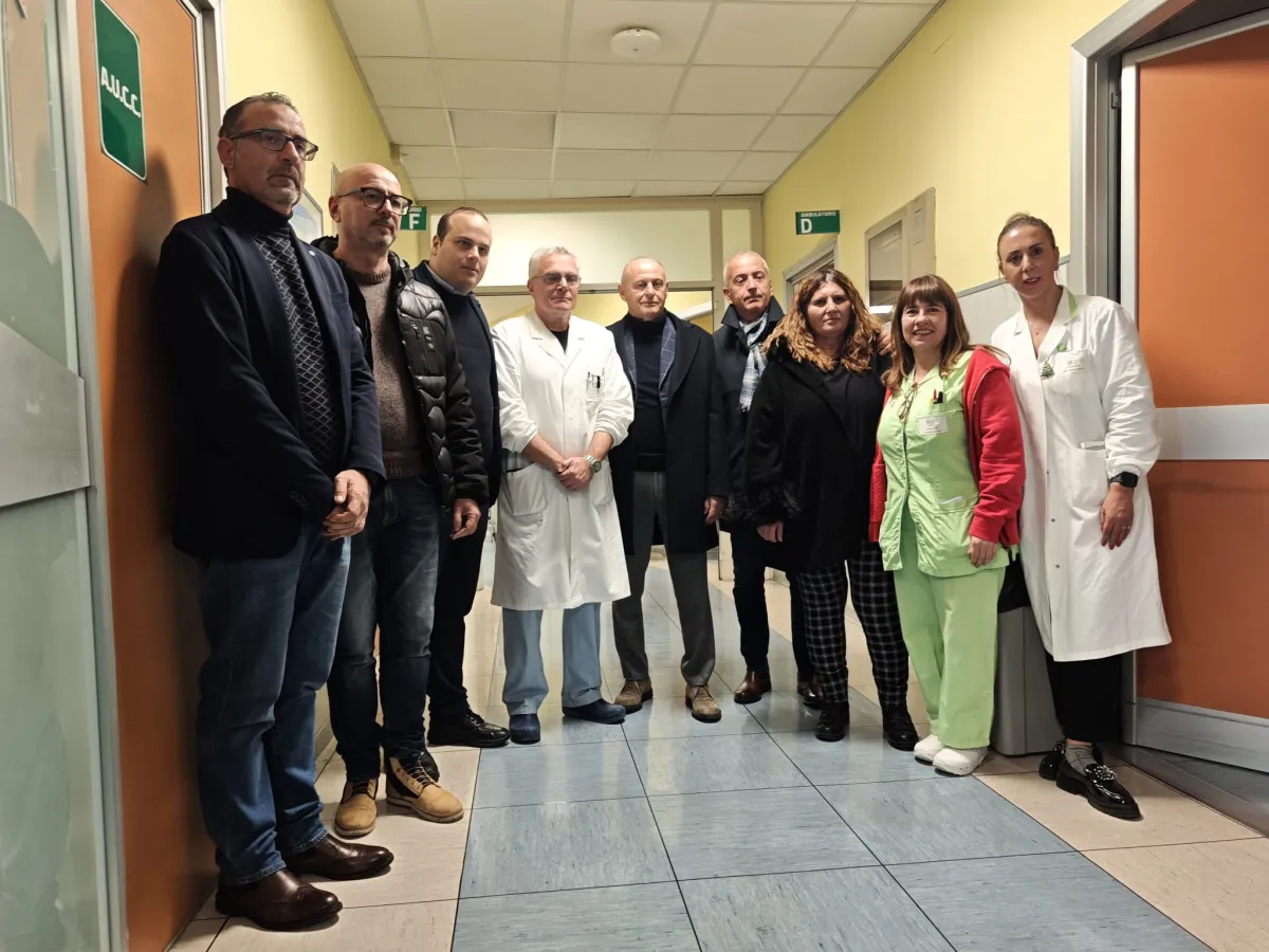 Centro Coordinamento Ternana Clubs e Terni Digital insieme per il Santa Maria: donazione alla sala d'attesa di Oncologia
