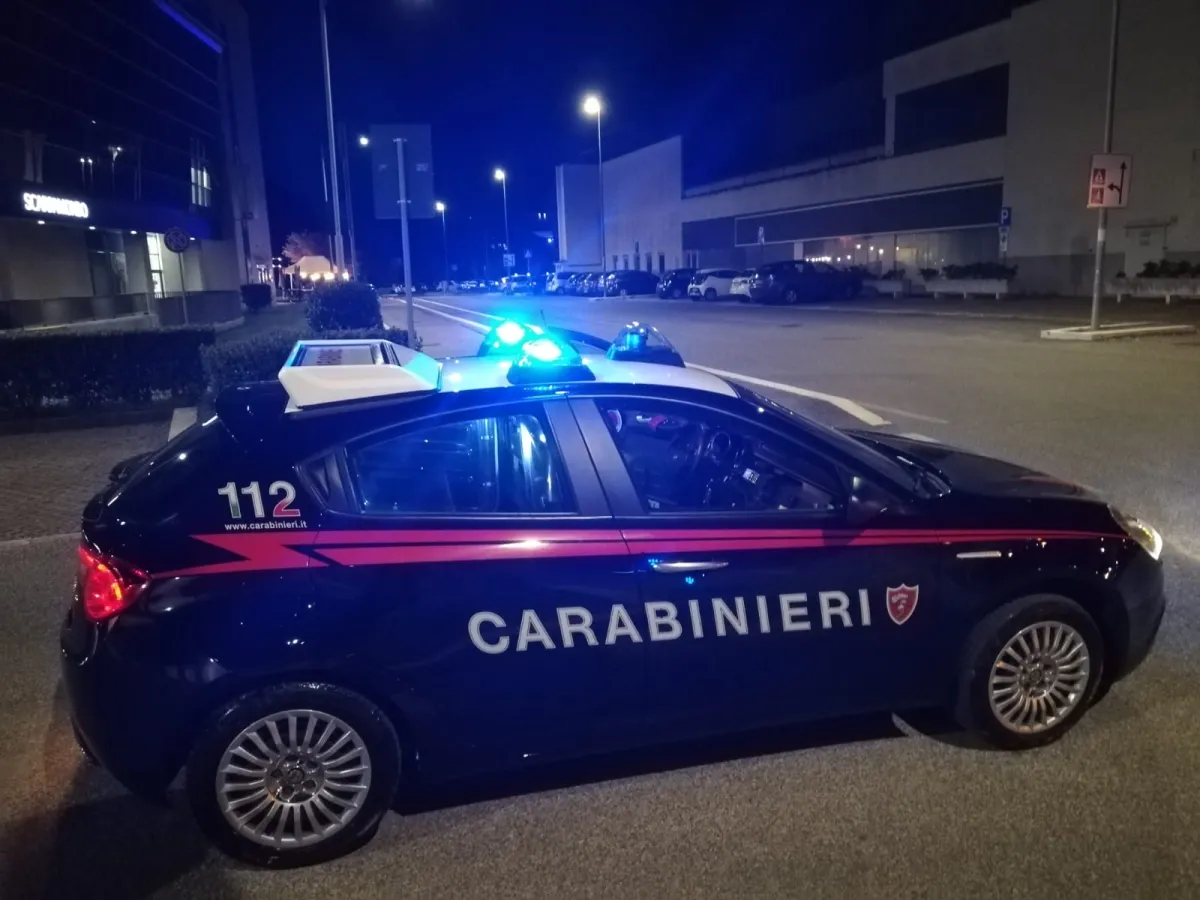 Aggressione con il machete in centro a Terni: arrestato 25enne egiziano dopo la rapina a due connazionali