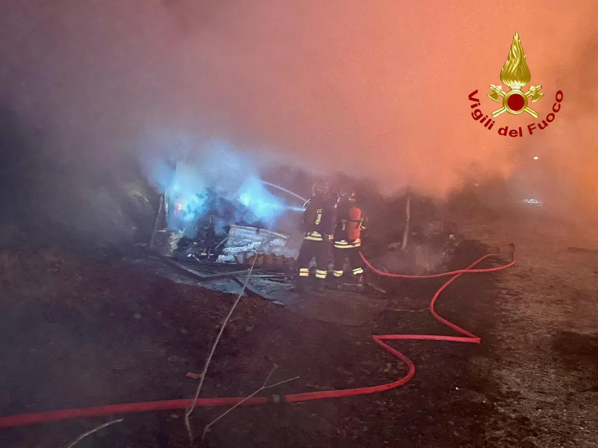 Incendio in annesso agricolo a Montelovesco: intervento tempestivo dei Vigili del Fuoco. “Fondamentale evitare il peggio”