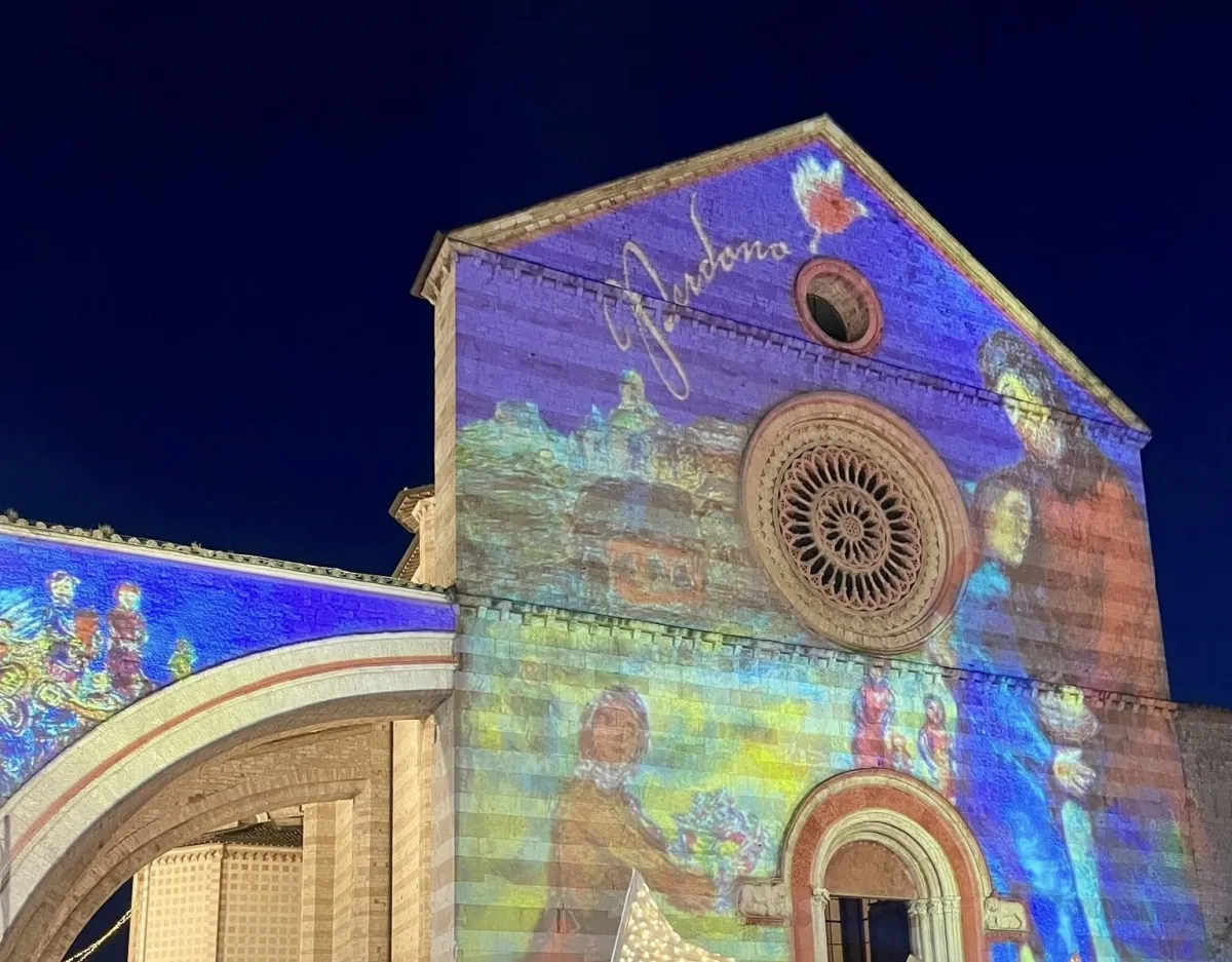 Assisi saluta il 2025: un Capodanno tra street art, swing e l’anima del gospel