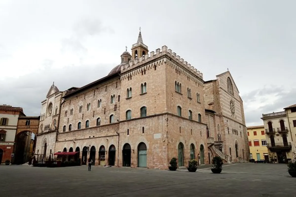 Capodanno, anche Foligno vieta i botti: l'ordinanza firmata dal sindaco Zuccarini