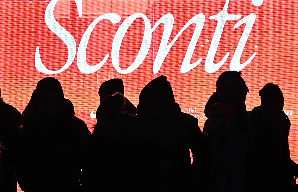 Saldi invernali al via in Umbria e spesa media di 137 euro a persona: due mesi di sconti, tra attese dei consumatori e cautela dei negozi