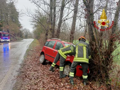 Incidente in via Aretina a Città di Castello: donna estratta dalle lamiere dai Vigili del Fuoco