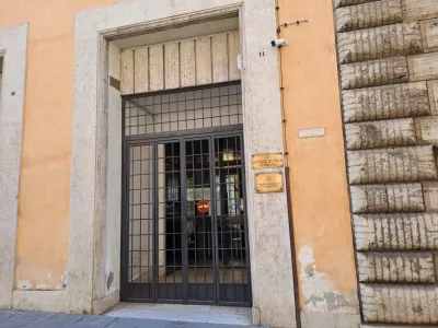 Perugia, accoltellò due persone nel centro storico, condannato tunisino di 30 anni