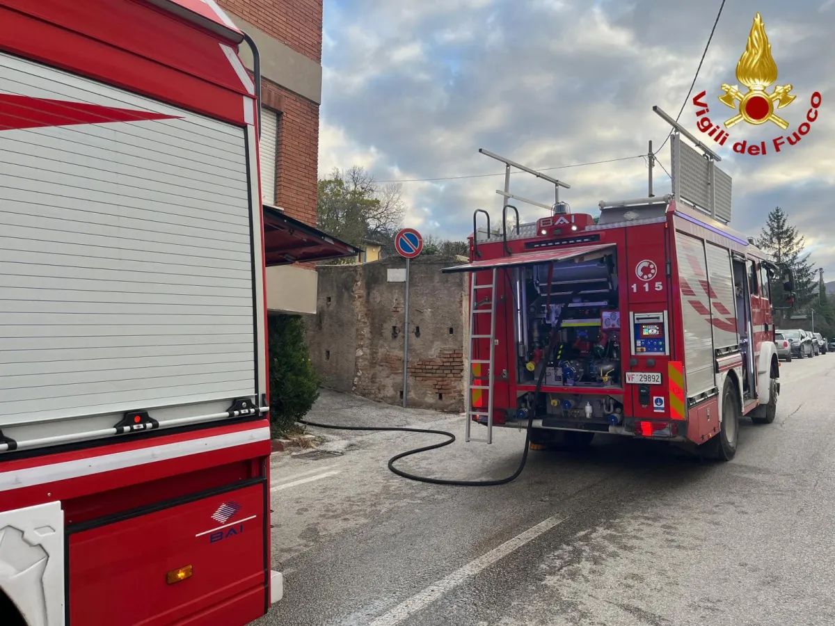 Incendio in un appartamento a Sant'Eraclio di Foligno. Nessun ferito, morti due gatti