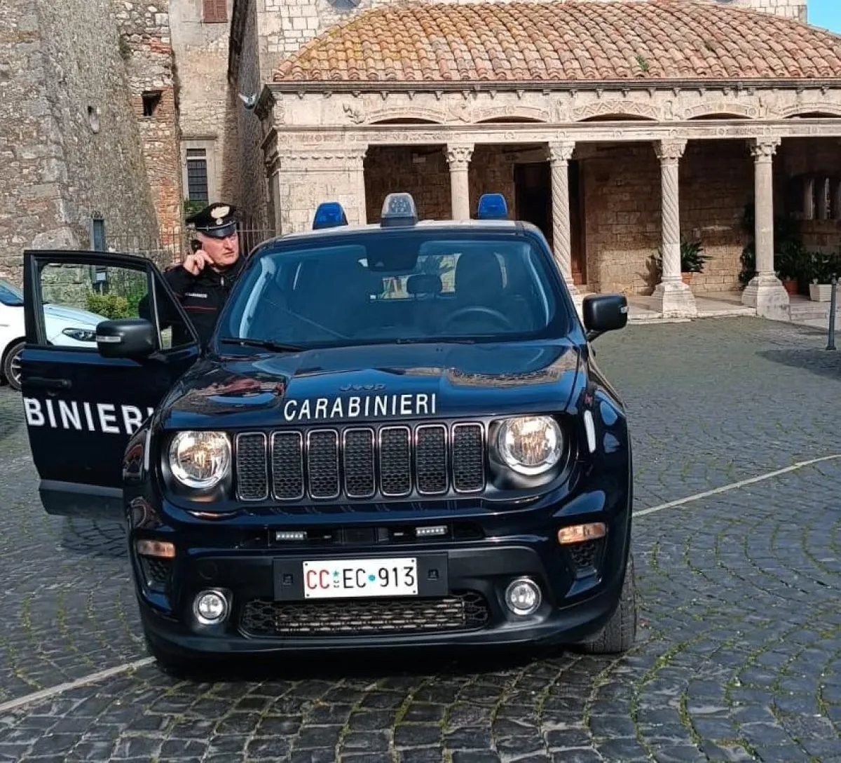 Lugnano in Teverina, caccia dalla finestra di casa: denunciato dai Carabinieri