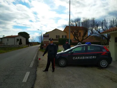 Irregolare sul territorio e coinvolto in un incidente: i Carabinieri di Cannara fermano un 35enne alla guida di un’auto danneggiata
