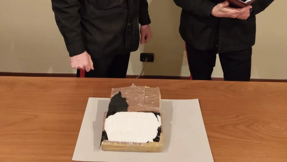 Perugia, inseguito e bloccato dai Carabinieri: in auto con un chilo di cocaina pura. Arrestato 54enne