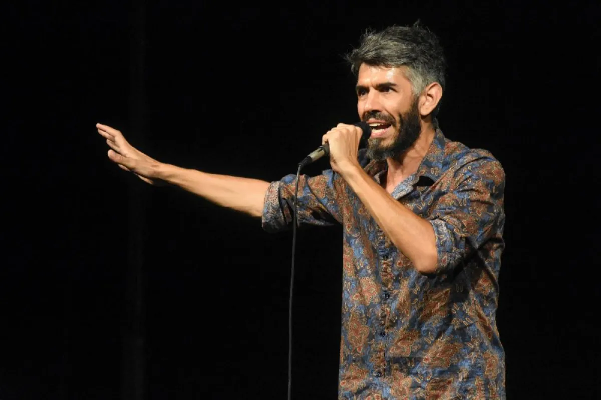 "Sagrantino wine & performance": a Gualdo Cattaneo va in scena la "Stand-up poetry" di Lorenzo Maragoni