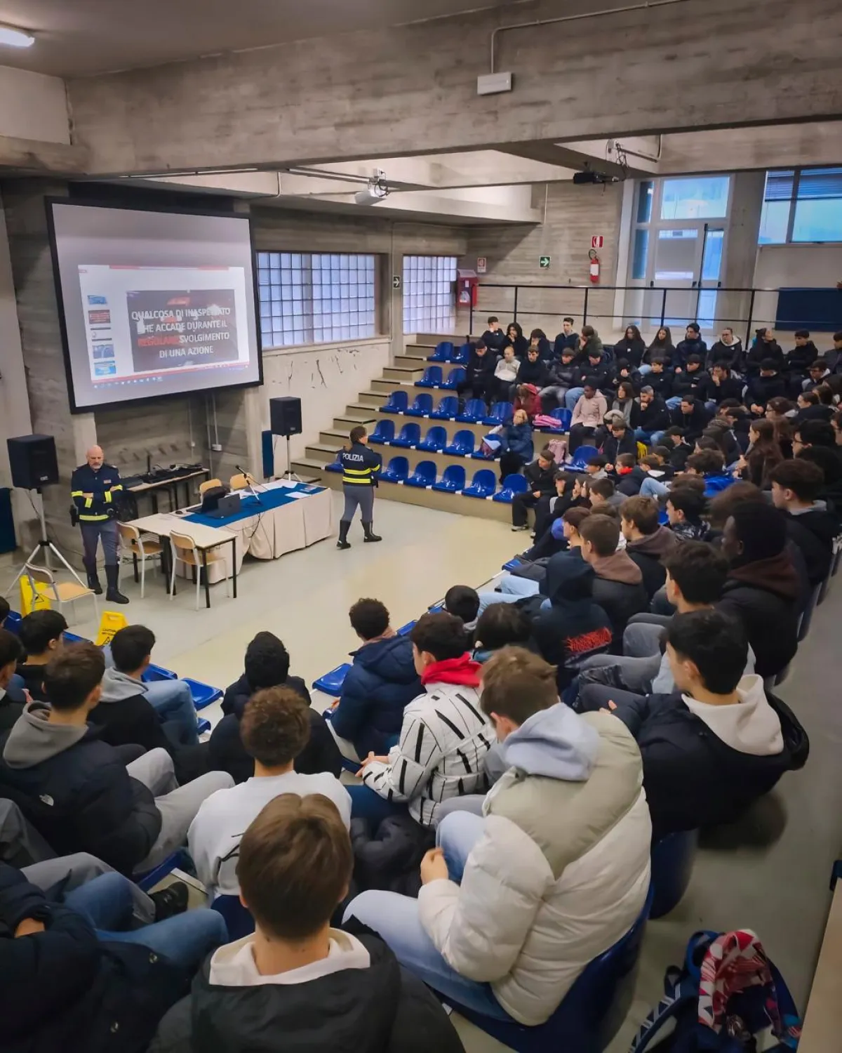 Orvieto, studenti a lezione di sicurezza con la Polizia Stradale