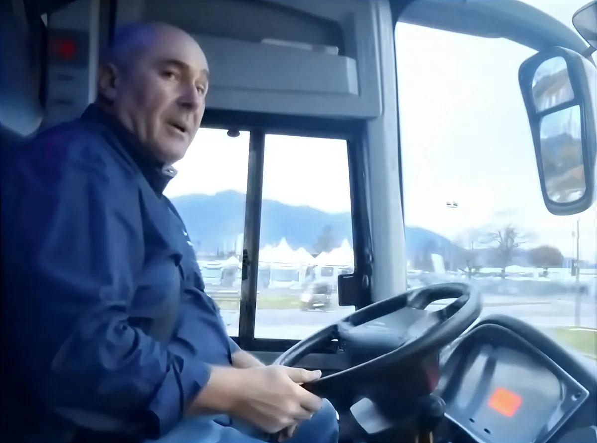 Terni, da domani il sit-in a Perugia: Bandecchi guida il pullman della protesta per il nuovo ospedale. Scontro frontale con la Regione