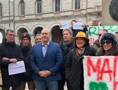 Striscioni fatti sparire al presidio per il nuovo ospedale di Terni. Bandecchi: “Così non ci fermeranno”