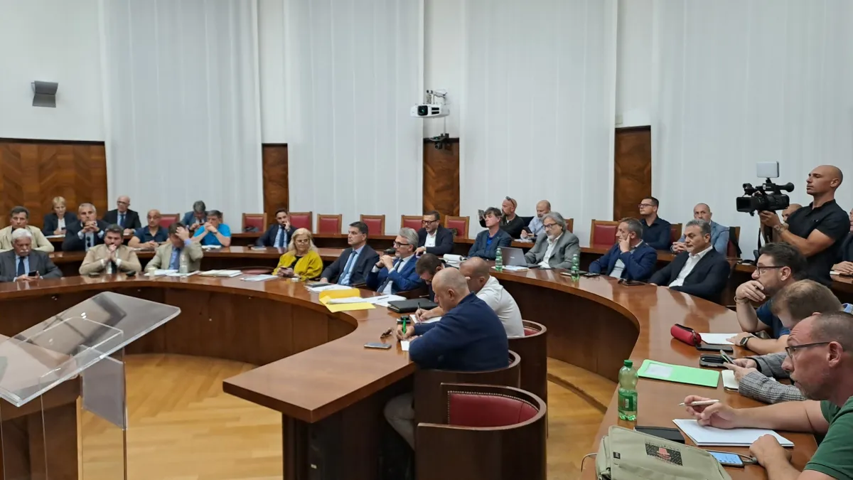 AST Terni, sindacati all’attacco: “Subito il tavolo di monitoraggio bloccato da 7 mesi”