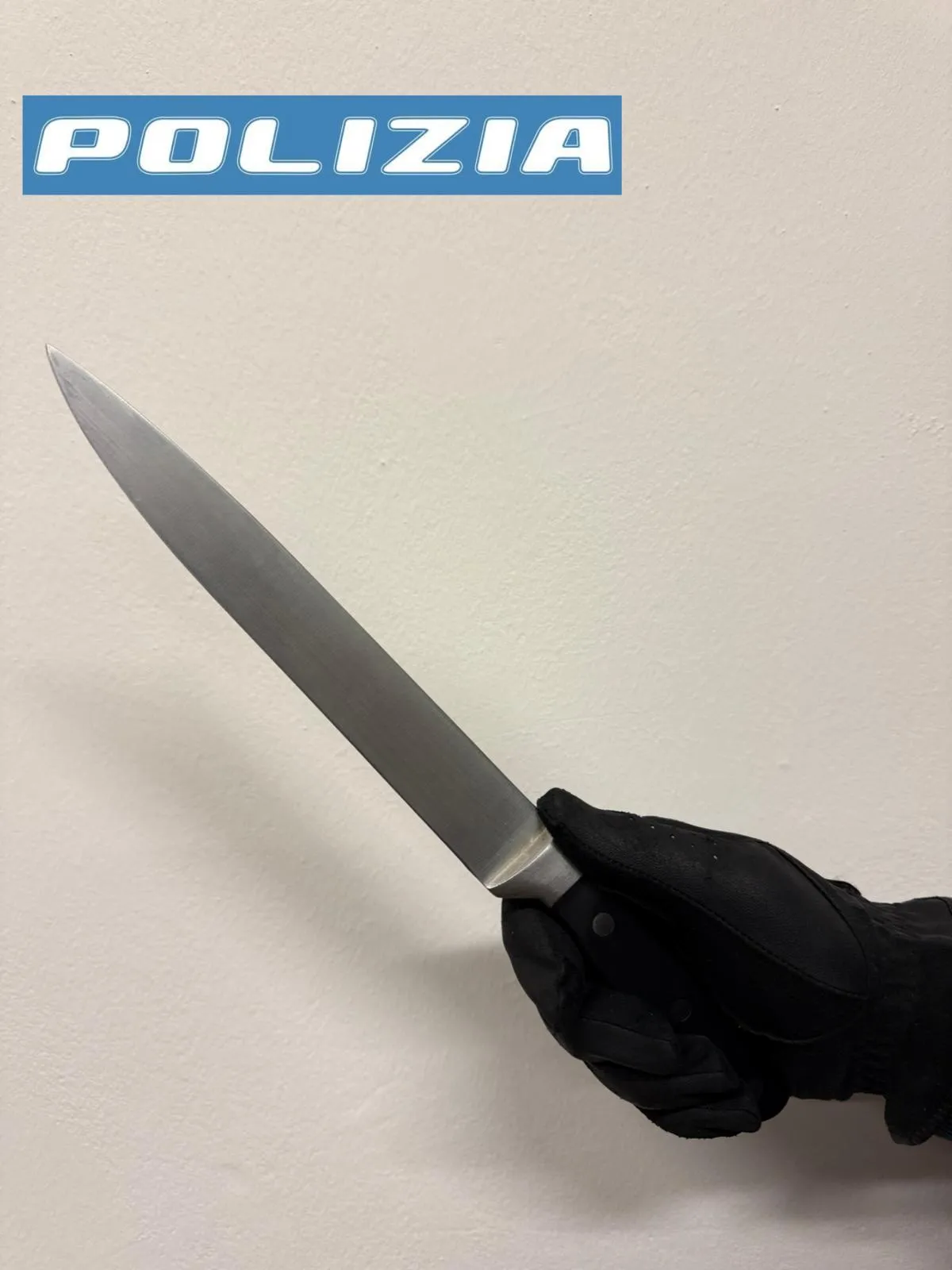 Assisi, interviene per calmare una lite ma viene aggredita con un coltello. Arrestato un 39enne