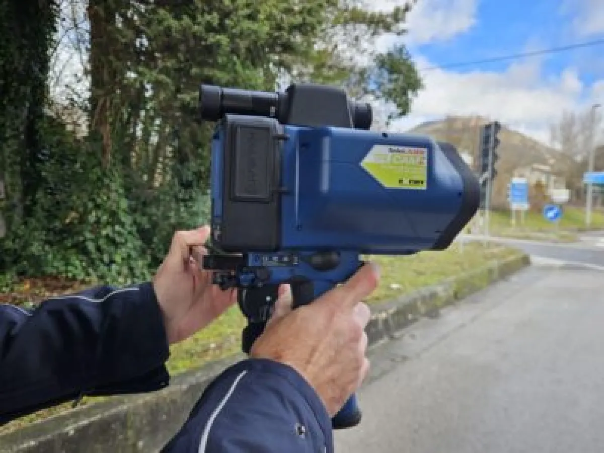 Telelaser a Gubbio, debutta il TruCam HD Eltraff: “prevenzione prima delle multe” e controlli fino a 1,2 km
