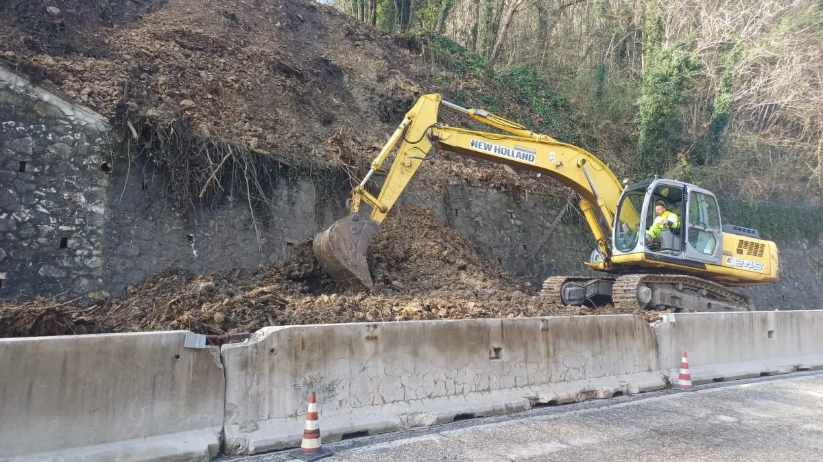Flaminia riaperta stasera dopo lo smottamento, transito a senso unico alternato dopo la tensione Regione-Anas