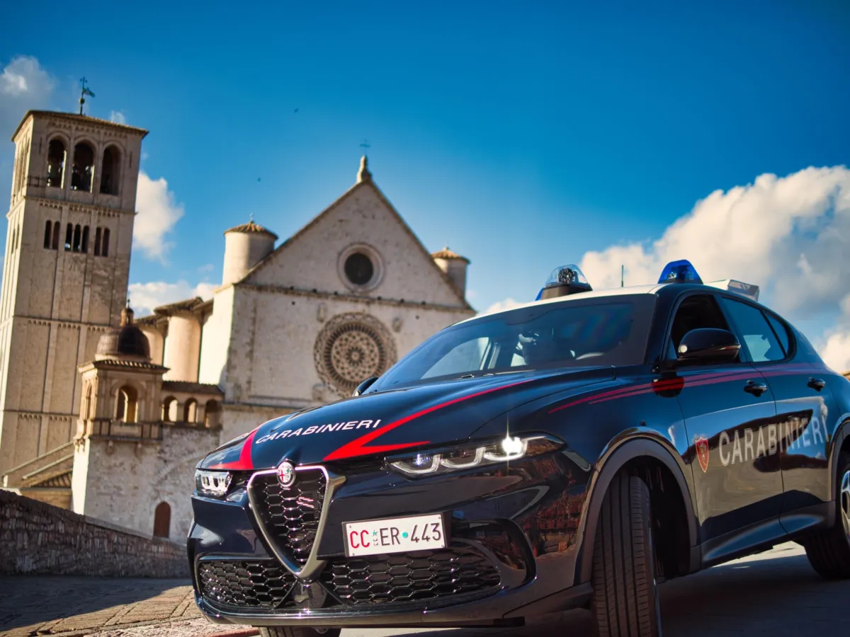 Ottocentenario San Francesco, i Carabinieri di Assisi denunciano ladro di computer: turista ritrova il PC rubato