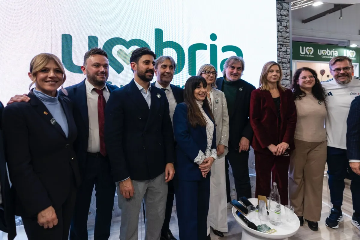 L’Umbria si presenta alla Bit di Milano con una strategia di crescita integrata: cammini, benessere e grandi eventi per consolidare lo sviluppo