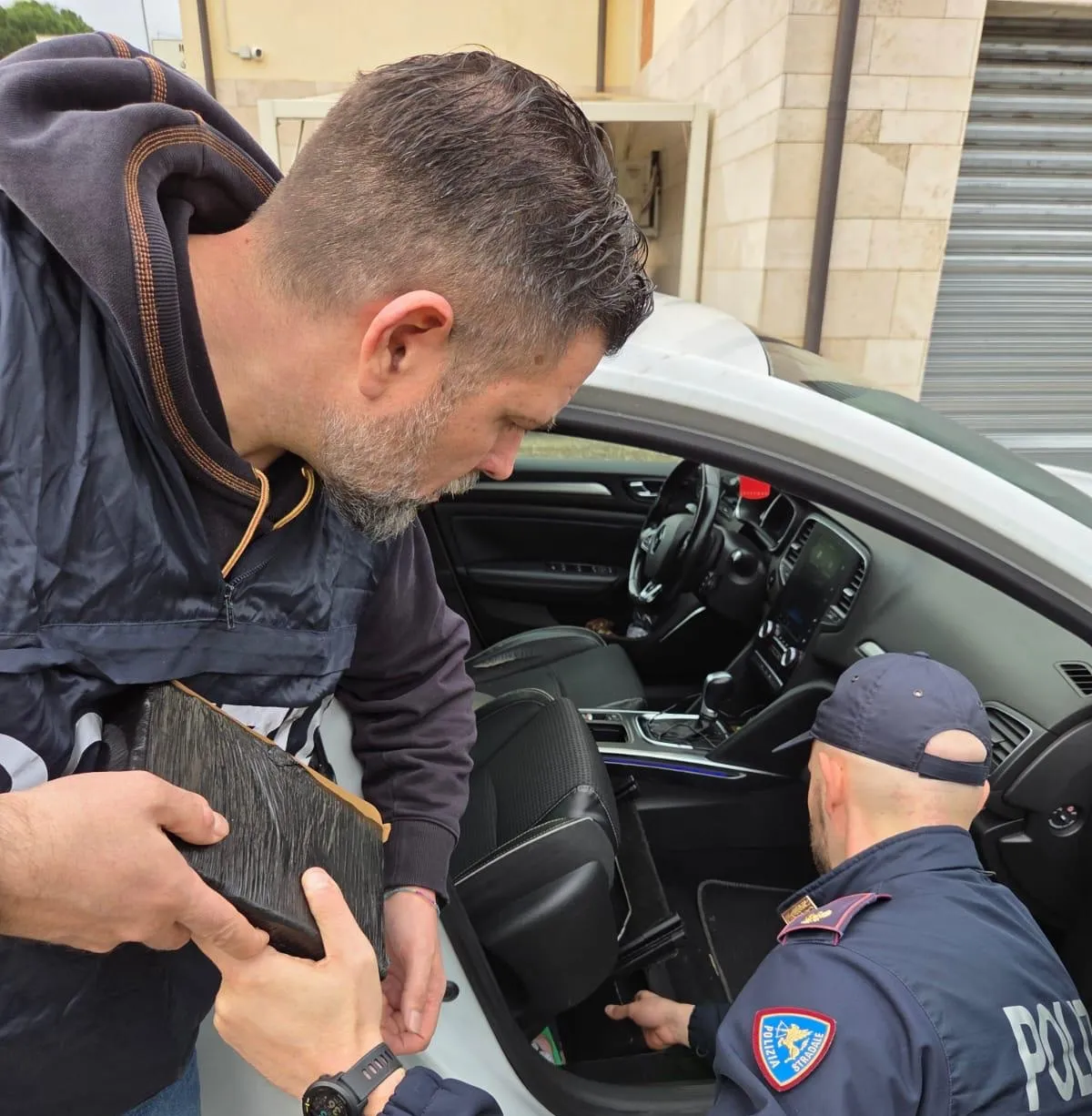 Orvieto, nascondeva 9 kg di cocaina in auto: arrestato dalla Polizia