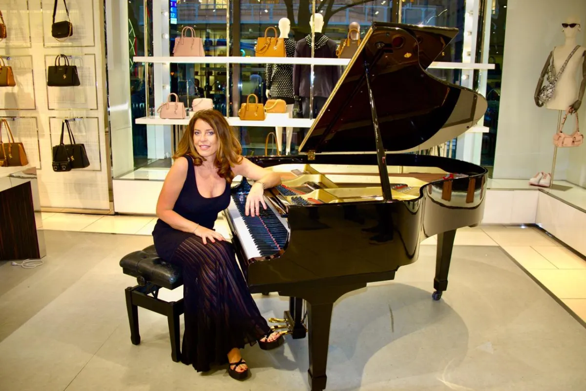 Cristiana Pegoraro porta San Valentino a New York: concerto esclusivo da Michael Kors e serata di gala alla Columbus Citizens Foundation