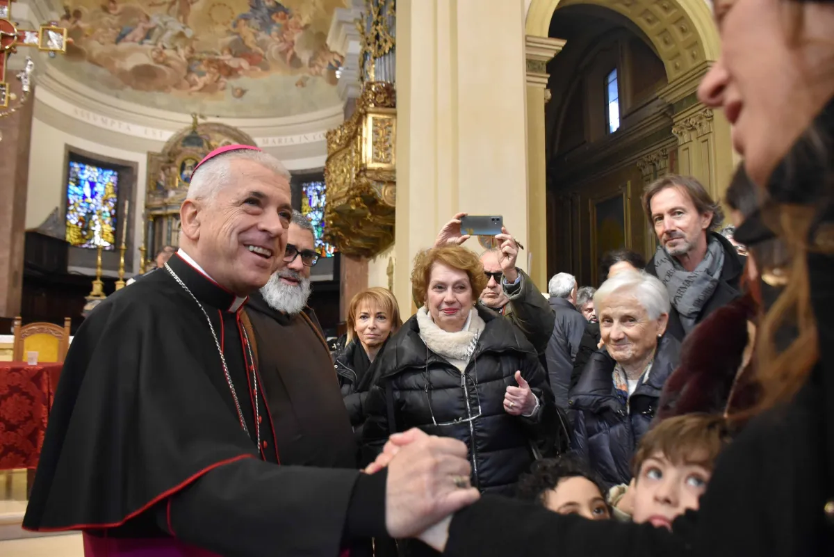Il vescovo Soddu lascerà Terni. In Duomo tanti per salutarlo tra commozione e affetto