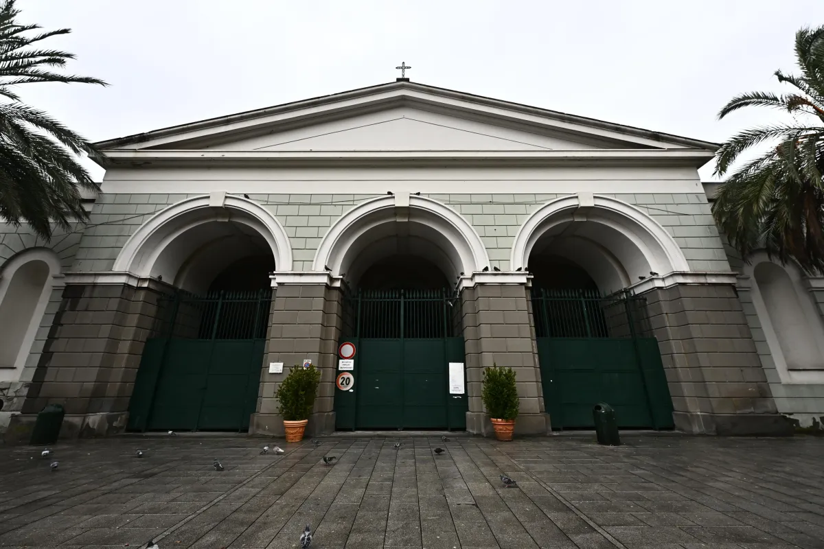 Umbertide, rapinano un'anziana di 72 anni nei pressi del cimitero di Pierantonio: la scusa era "una ruota bucata"