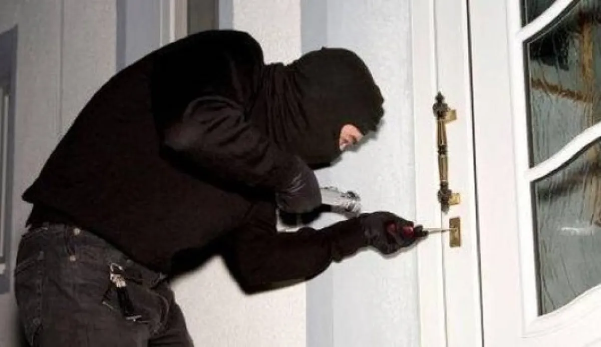 Maxi furto tra Carpiano e Santa Cristina: colpo da 100 mila euro in un casolare di campagna a Gubbio