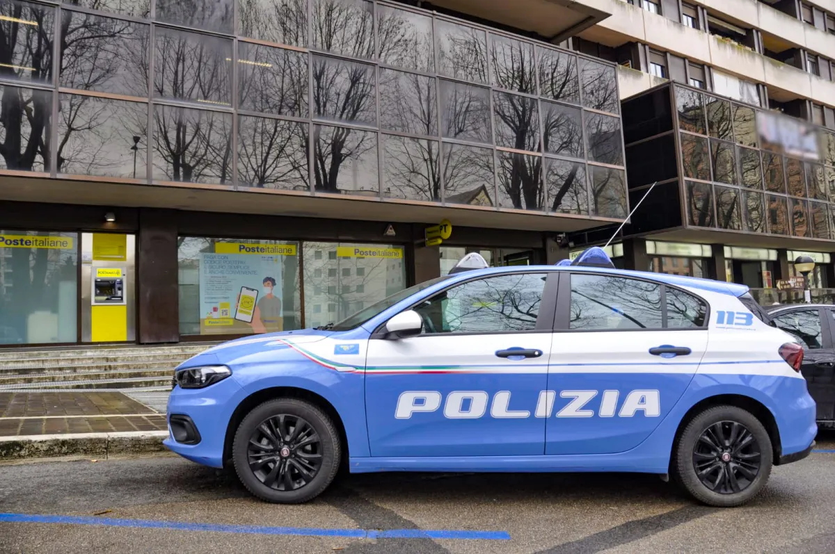 Perugia, ruba uno smartphone e prova a rivenderlo a un poliziotto in borghese. Denunciato un 65enne