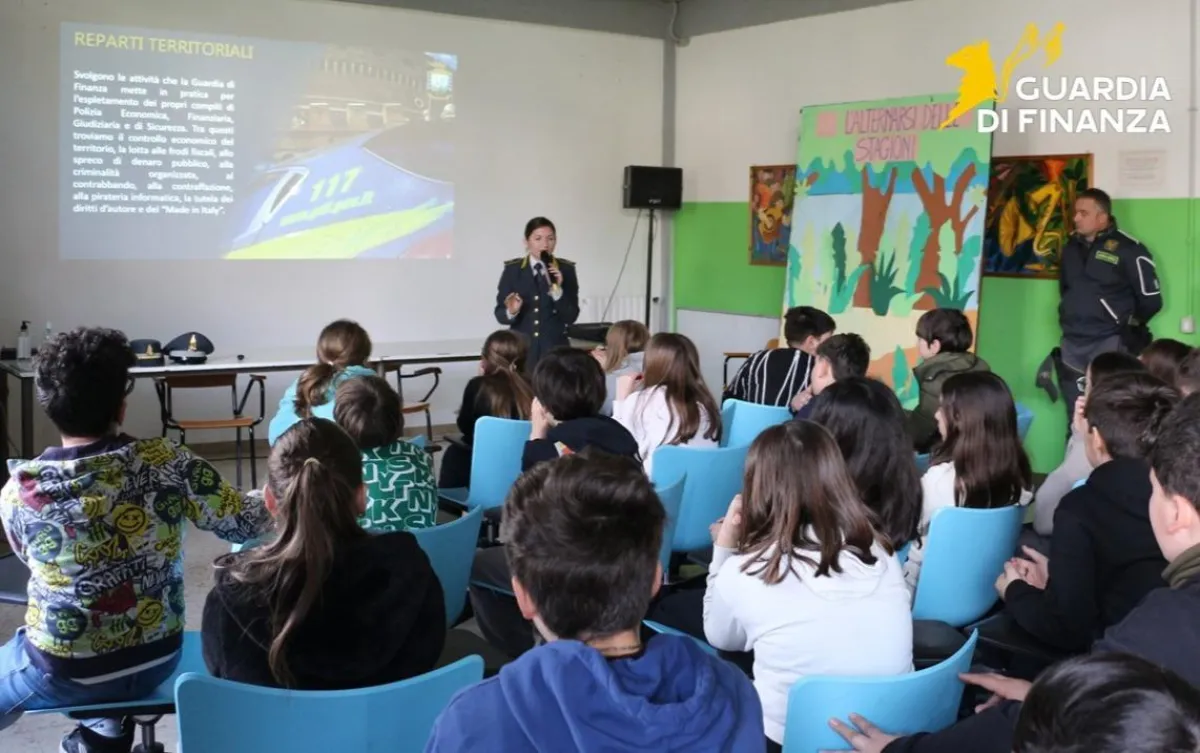 "Educazione alla legalità economica", la Guardia di Finanza incontra gli studenti di Amelia: focus su evasione, frodi e sicurezza finanziaria