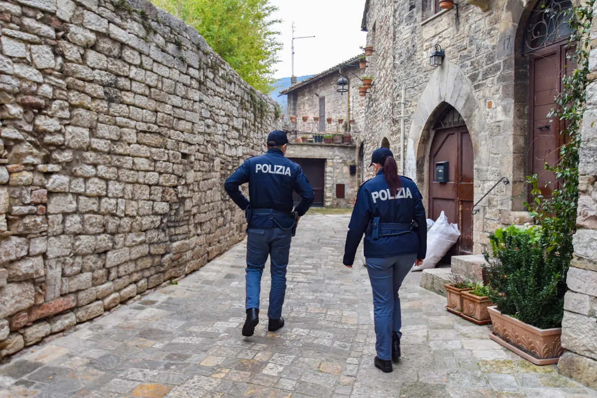 Assisi, perseguita e maltratta la compagna. Denunciato e allontanato 46enne 
