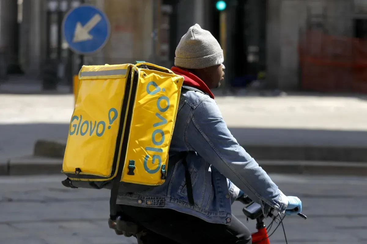 L’Umbria vara la "Carta dei riders": approvata la prima legge regionale per la dignità del lavoro digitale