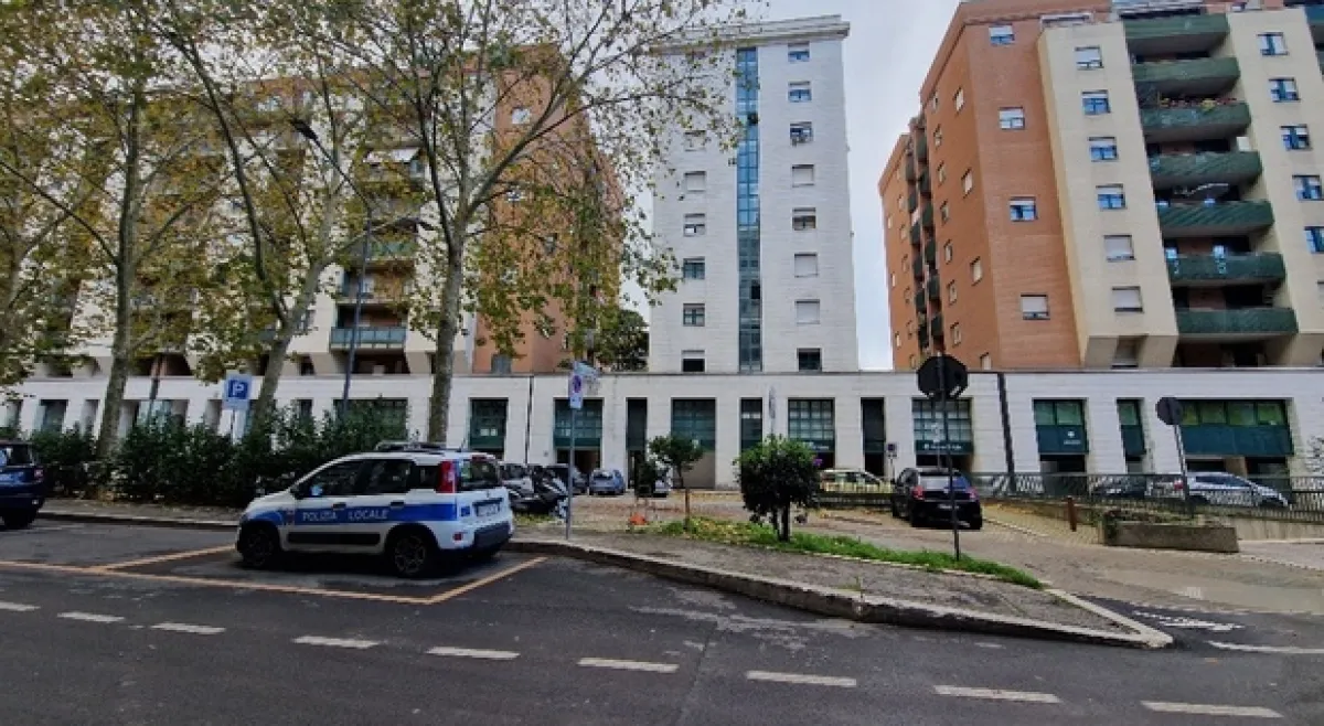 Fontivegge, uomo tenta di aggredire donna con un machete: paura in strada