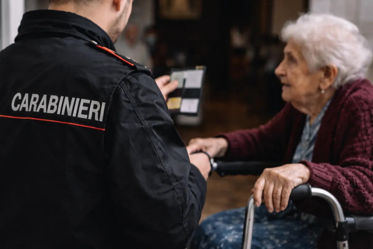 Magione, giovane si finge carabiniere e tenta di truffare una 99enne: denunciato