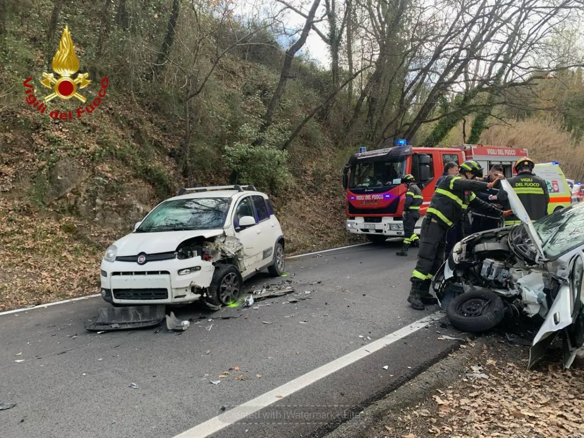 Perugia, grave frontale tra San Marco e Ponte d'Oddi: ci sono 3 feriti