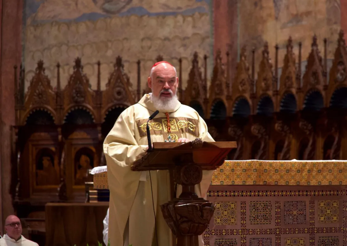 Assisi, messa solenne del cardinale di Teheran: “Solo Dio può dare la pace, disarmiamo i cuori”