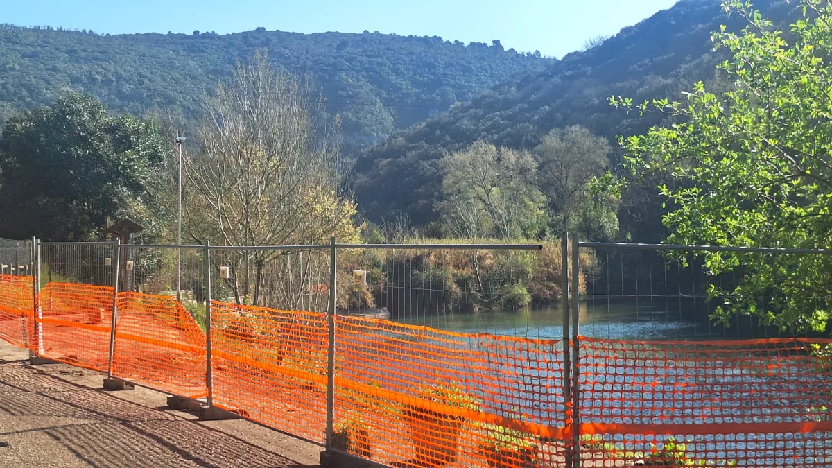 Il paradiso sommerso da una frana e dalle carte bollate: a Narni si riaccende lo scontro su Le Mole