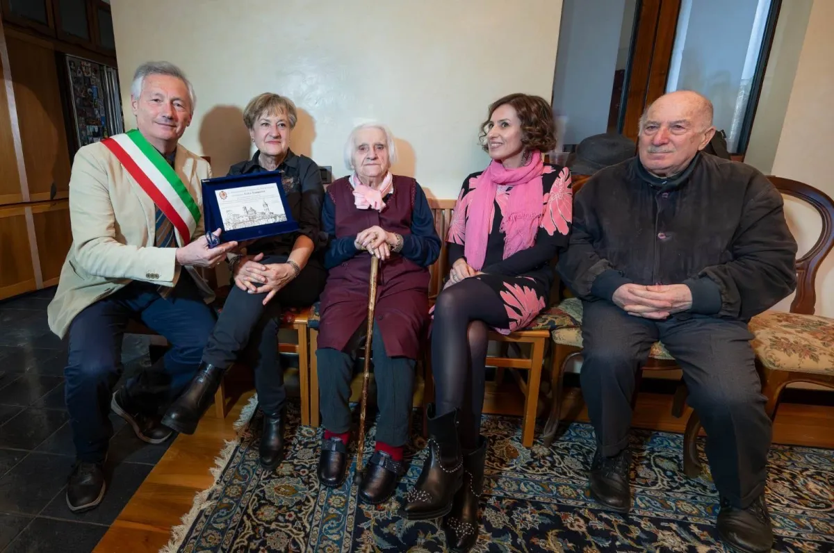 Città di Castello celebra i 100 anni di Lina Sabbioni: una vita esemplare tra famiglia, sacrifici e memoria