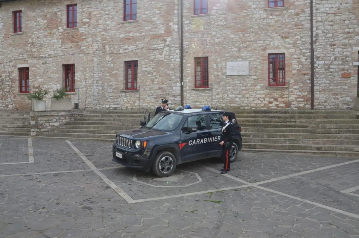 Corciano, 53enne taglia il braccialetto elettronico. Arrestato e portato in carcere