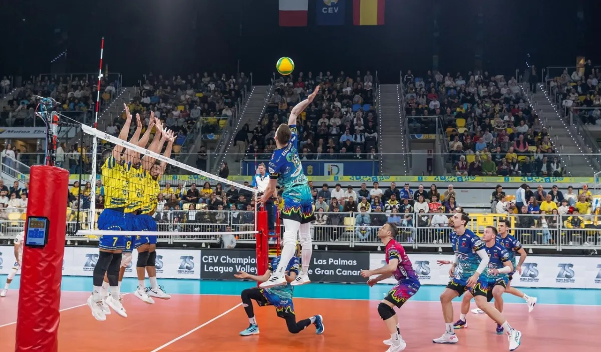 Sir Sicoma Monini Perugia, colpo da Champions a Las Palmas: vittoria 2-3 e semifinale più vicina