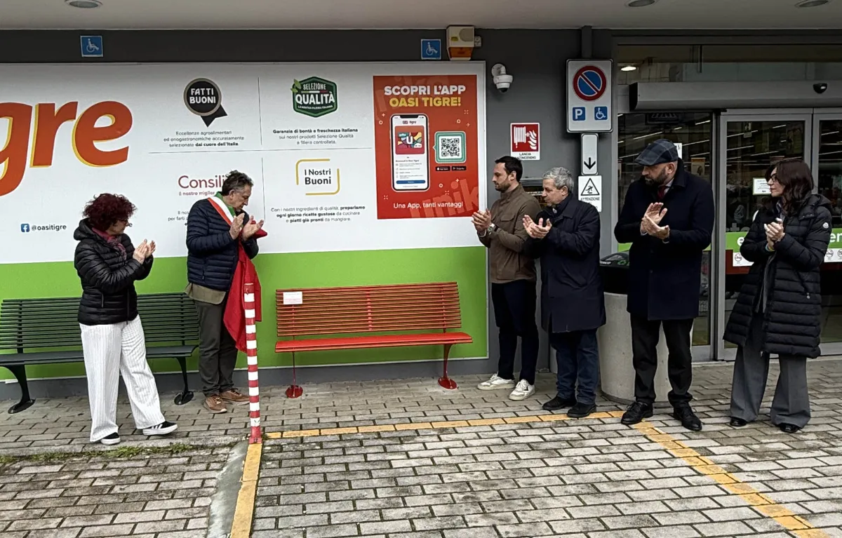 Spoleto, inaugurata la panchina rossa in ricordo di Laura Papadia