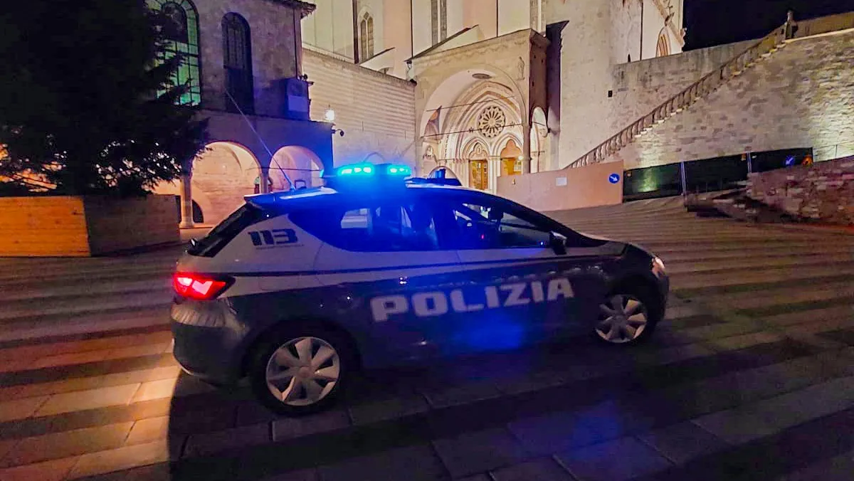 Assisi, maltrattava la moglie e portava prostitute in casa: 60enne in arresto
