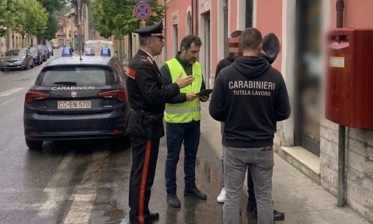Terni, operazione Barber Shop: tre esercizi chiusi, lavoratori in nero e multe da 90mila euro