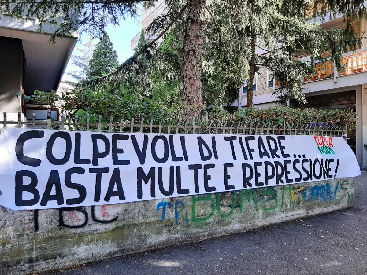 Cassazione, annullato obbligo di firma da 8 anni a tifoso della Ternana: “Video mancanti e controllo solo formale”