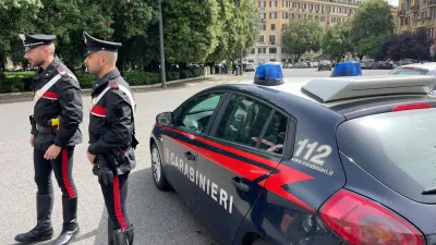 Foligno, scippo in pieno centro: donna derubata in pochi secondi, caccia al ladro in fuga